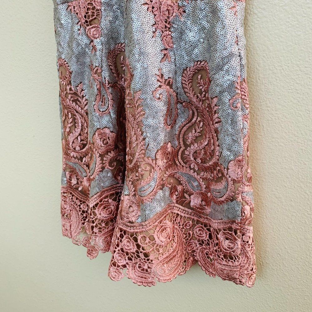 DRESS THE POPULATION Sabrina Lace Sequin Romper - Picture 5 of 10